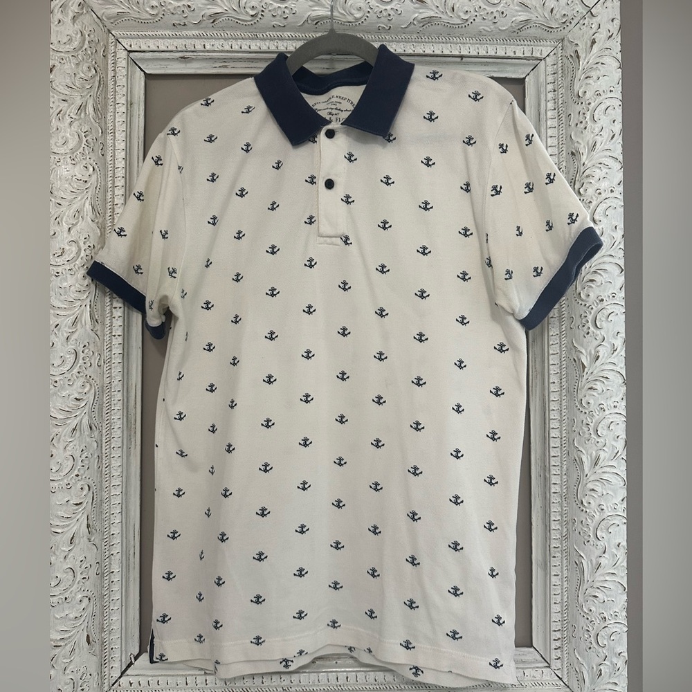 Denim and Flower polo. Nautical pattern great for summer! Size M. ❣️